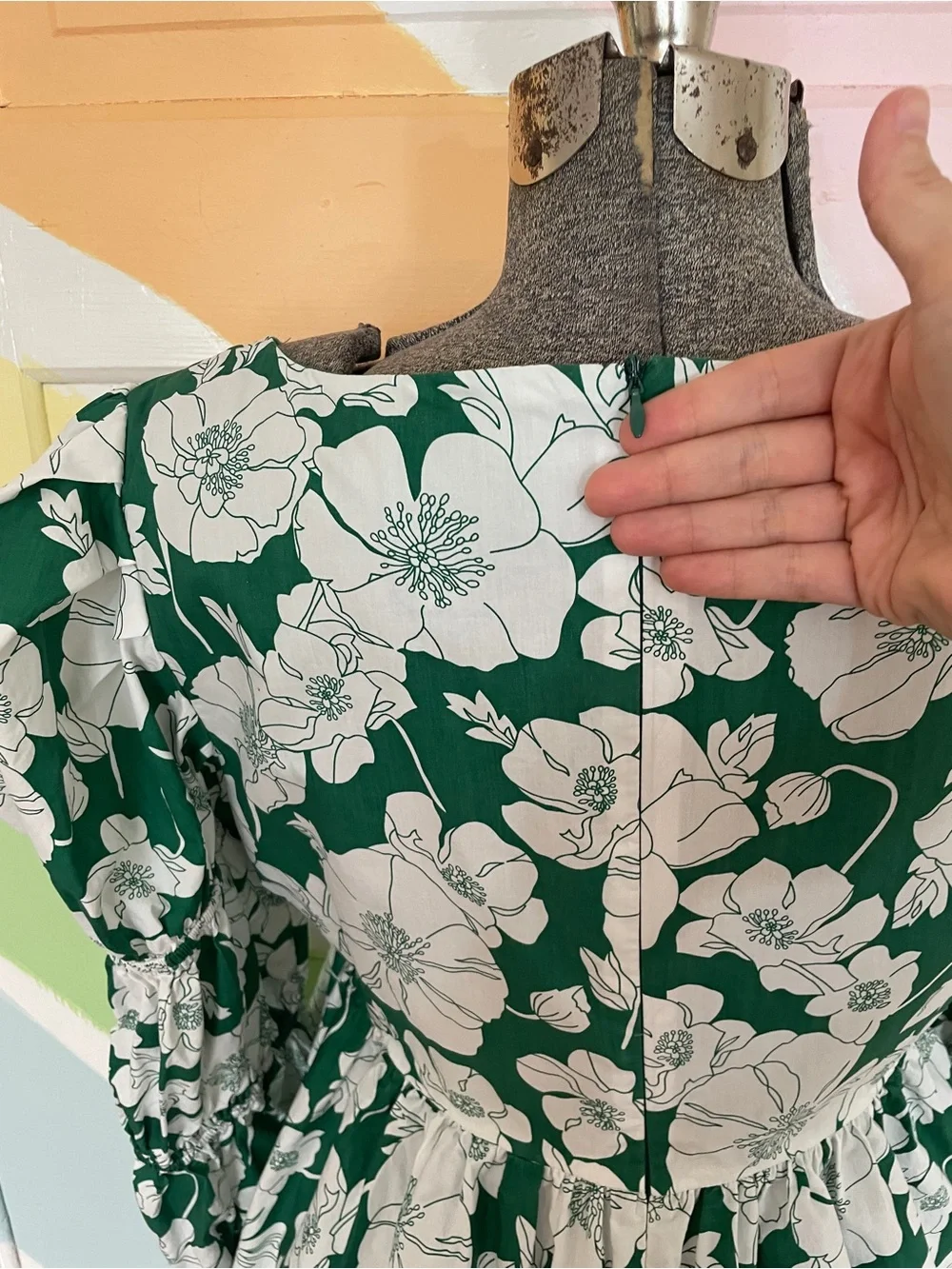 Tuckernuck Hyacinth House Green Floral Clemons Cotton Peplum Top Sz M 💛🎀